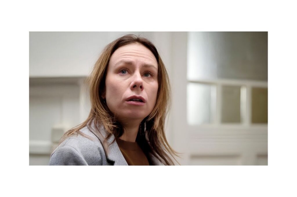 Mooie intense blik Lottie Hellingman